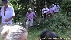 Jouer Dans le camp, visitez un bel endroit puis allez travailler chez Xxx