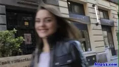 Jouer Forti orgasmi con ragazze che la succhiano lentamente