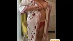 Jouer BBW MILF diteggia la sua figa sexy anale alla felicità orgasmica