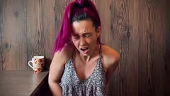 Reproducir Experiencia 4 orgasmos intensos con arcoiris sensual Victoria en la cocina