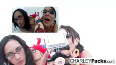 Brunetka lesbijskie porno CHARLEY Chase & Friend Go Wild With Dildo & Oral Sex