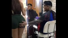 Reproduzir Redhead European Teen recebe um sexo anal difícil acabando em uma gozada no salão