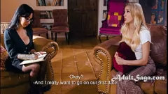 Reproduzir Terapeutas lésbicas Lily Lane e Aiden Ashley corrigem problemas de intimidade na clínica