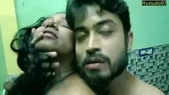 تشغيل 18 سنة لقاء جنسي خشن لصبي هندي مع أخته: ممارسة الجنس مع الهرة والحديث المثير
