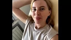 Redare NataliGreen Pampering SugarPicioarele sexy ale Nadyei: O sesiune de pedichiură fierbinte cu MILF